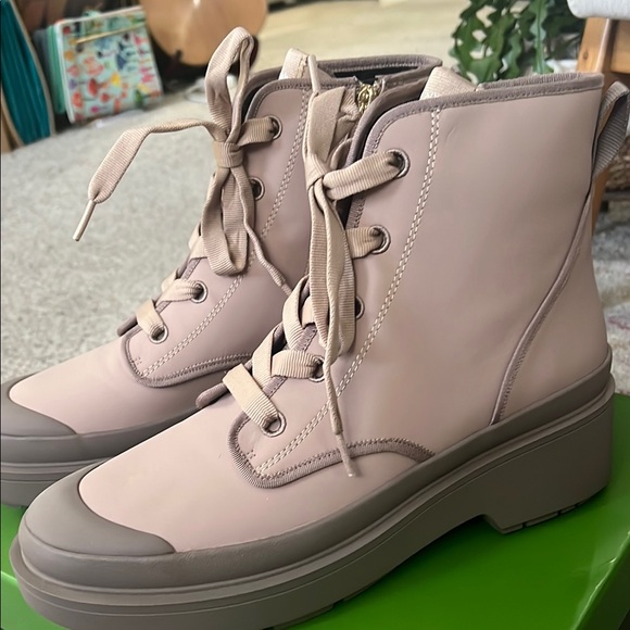 Stylish Women's Boots in Pink by Kate Spade - Picture 3 of 5